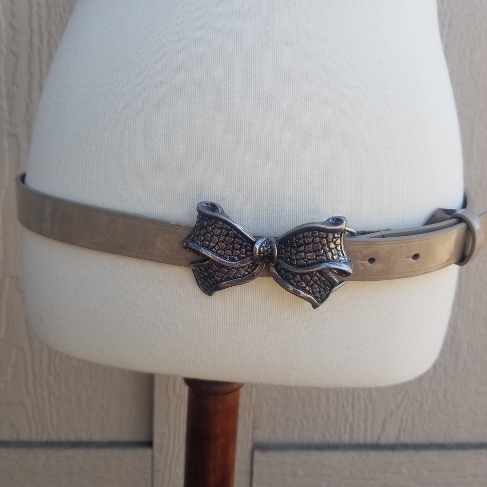 Betsey Johnson Silver Tone Metal Bow Belt XL